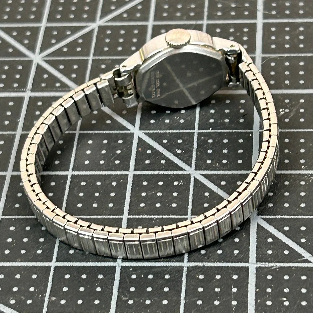 Vintage Timex Ladies Oval Watch Silver Tone Stainless Steel Mechanical Tested‎